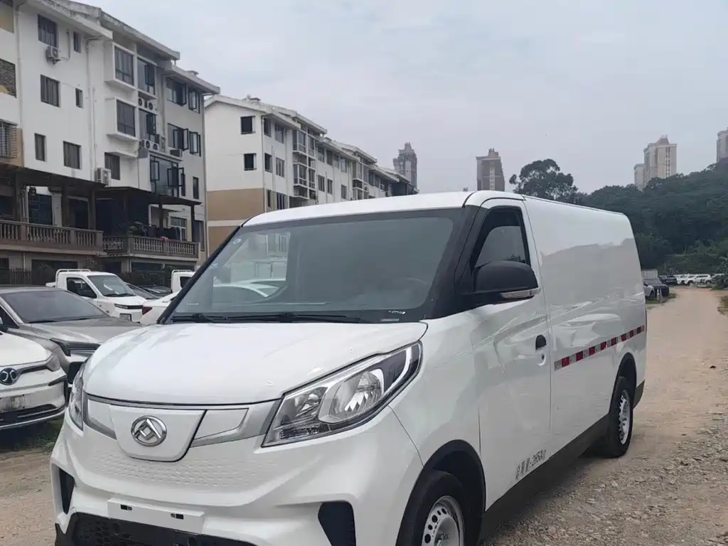 Maxus EV30 2025