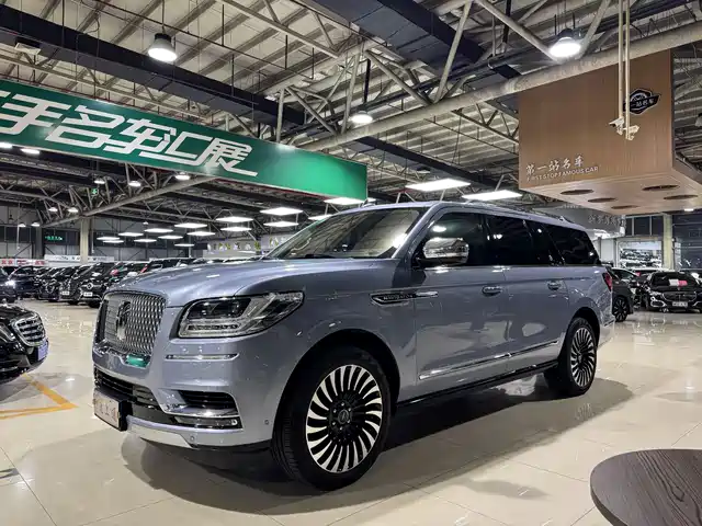 LINCOLN NAVIGATOR 2021