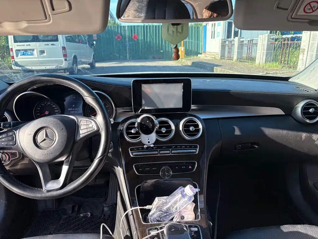 Mercedes-Benz C-Class — миниатюра 6