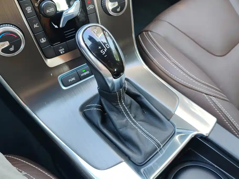 Volvo S60 PHEV — миниатюра 16