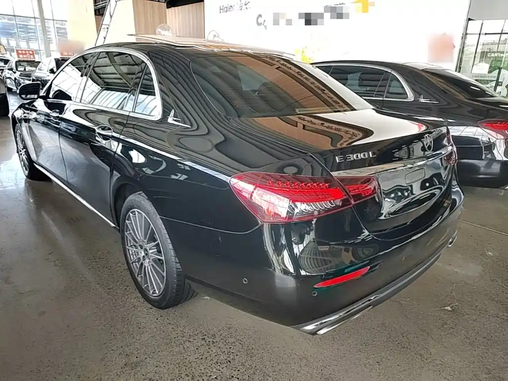 Mercedes-Benz E-Class — миниатюра 5