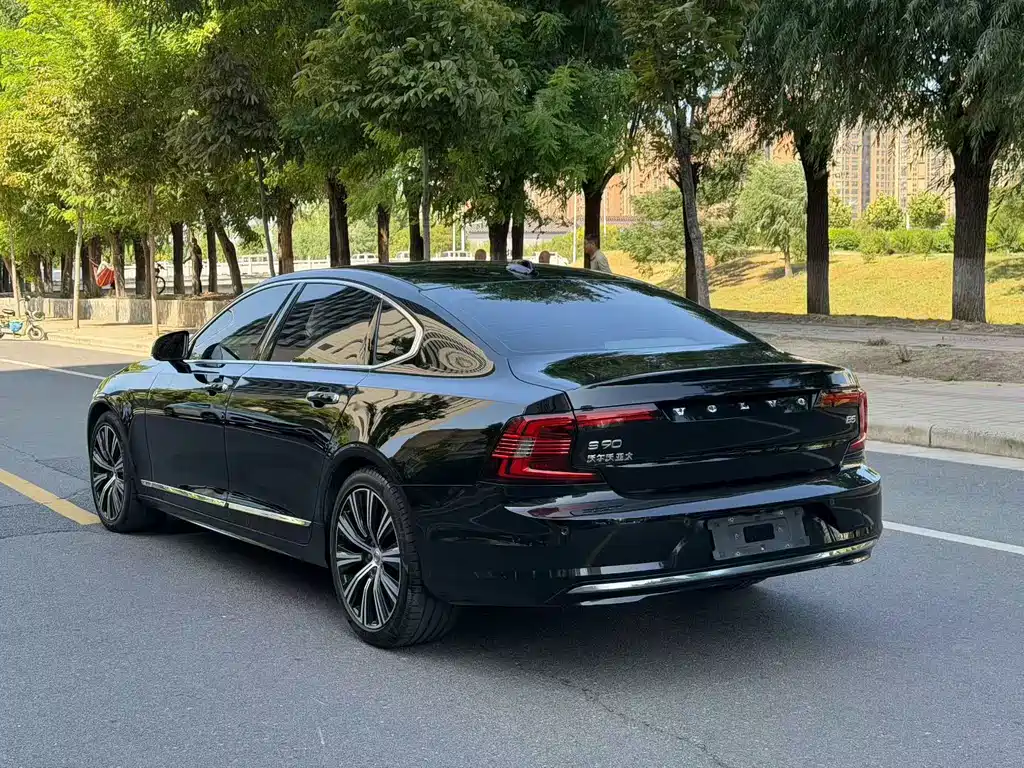 Volvo S90 — миниатюра 7