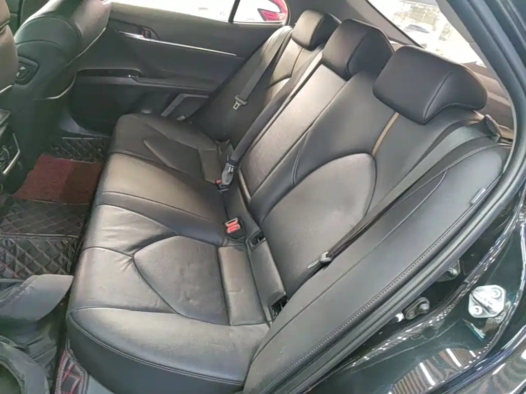 Toyota Camry — миниатюра 17