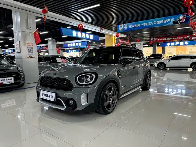 MINI COUNTRYMAN