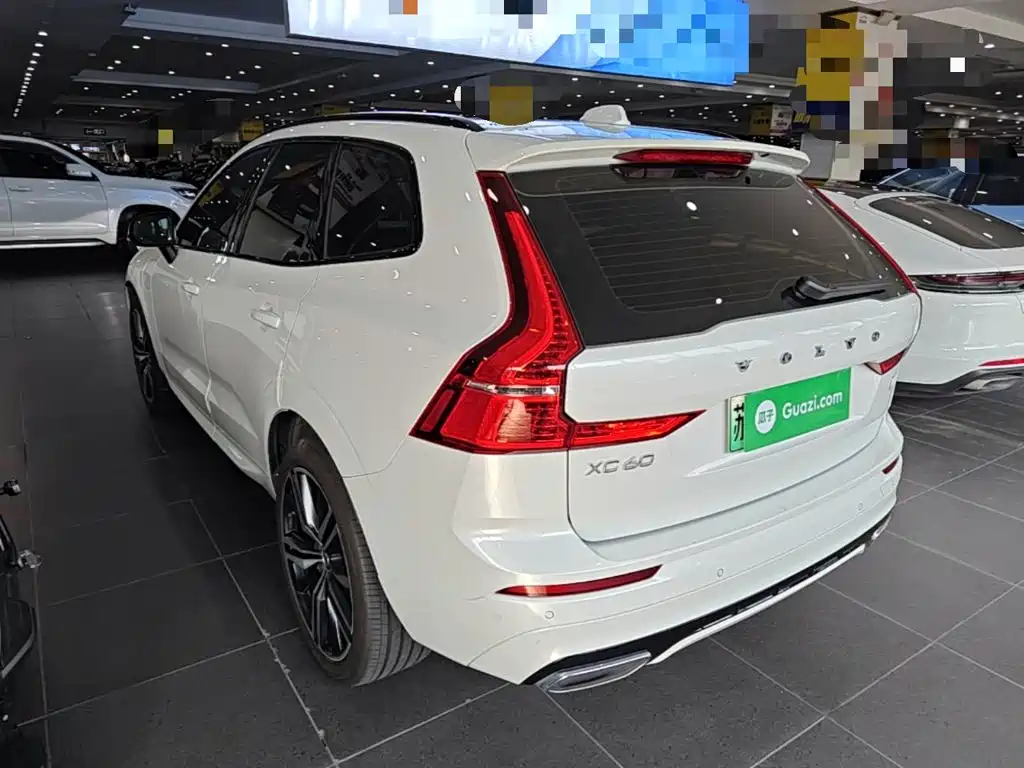 Volvo XC60 PHEV — миниатюра 5