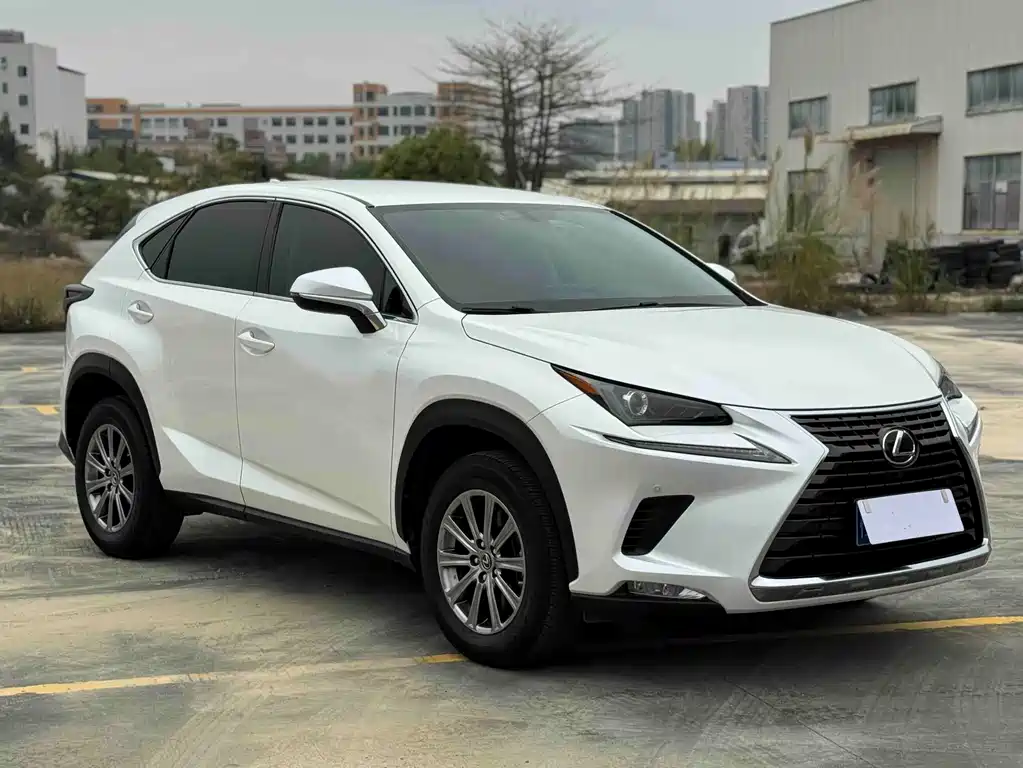 Lexus NX 2021