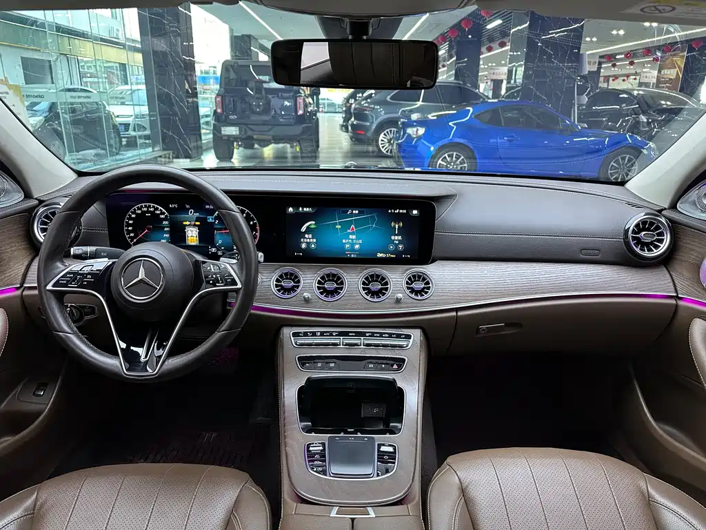 MERCEDES-BENZ E CLASS