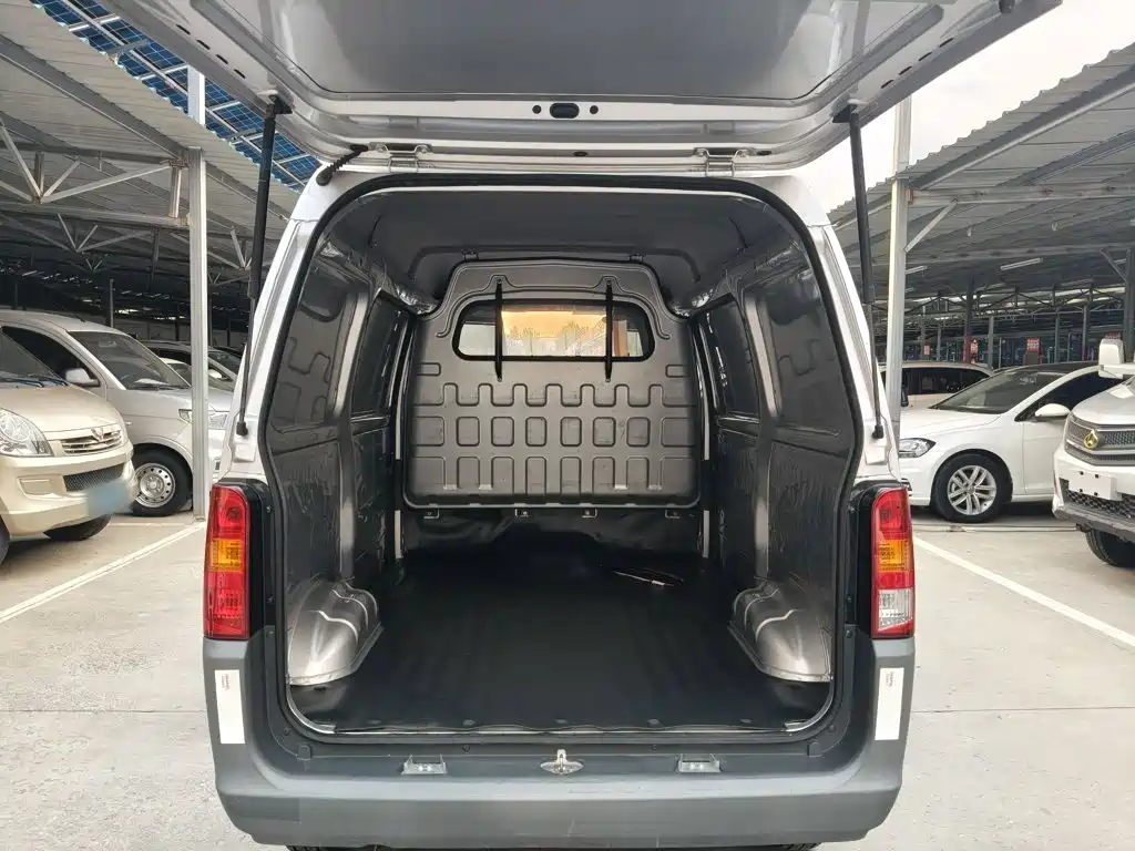 Wuling Zhiguang — миниатюра 9
