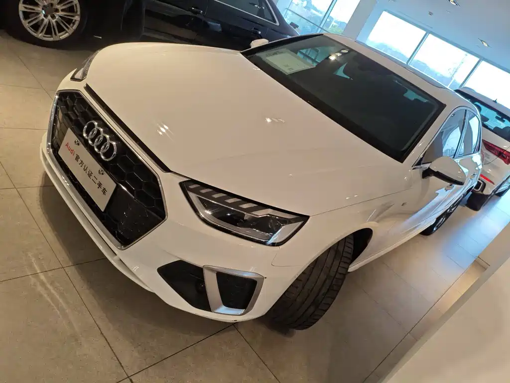 Audi A4L 2021