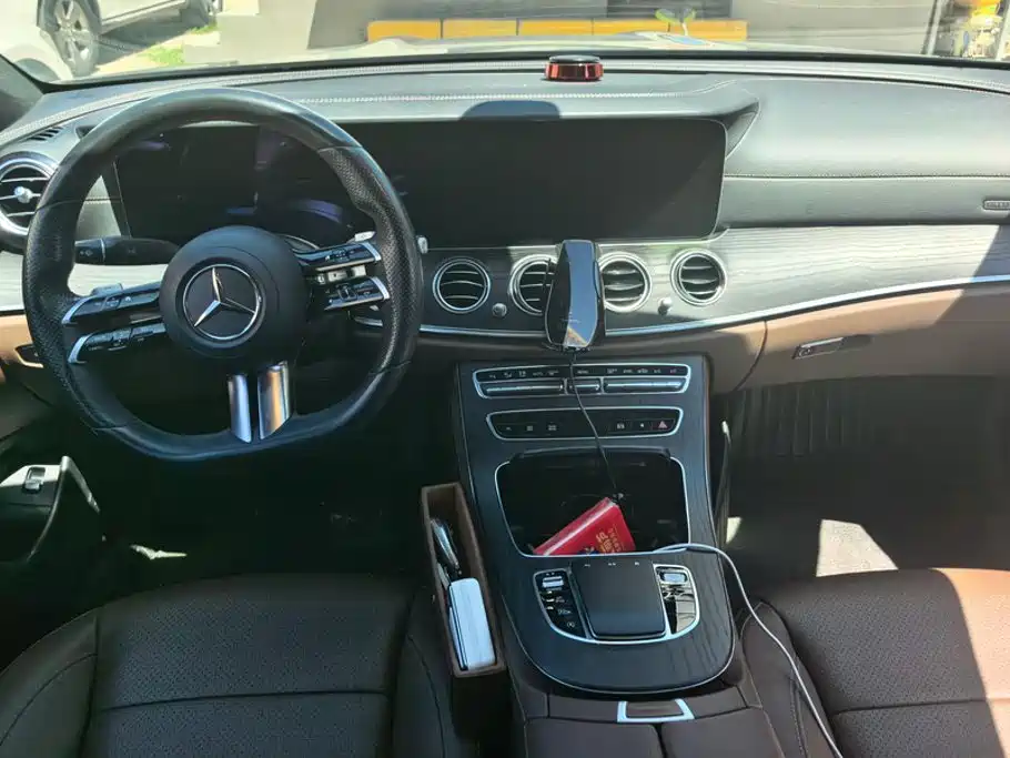 Mercedes-Benz E-Class — миниатюра 12
