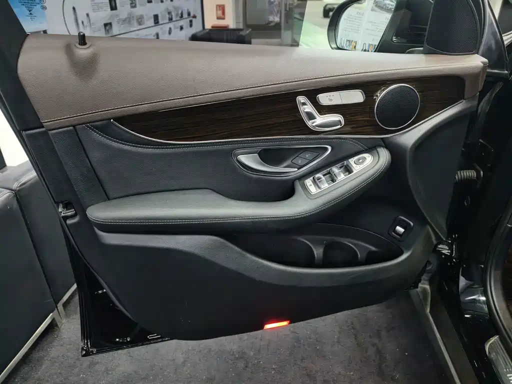 Mercedes-Benz GLC — миниатюра 21