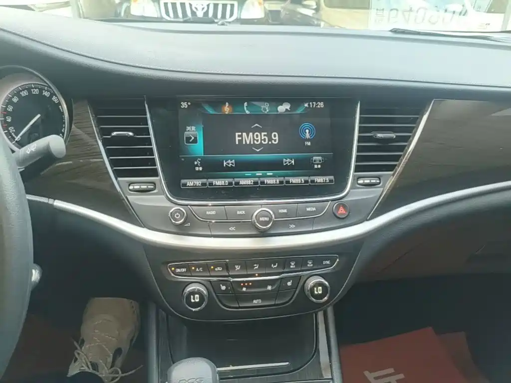 Buick Verano — миниатюра 13