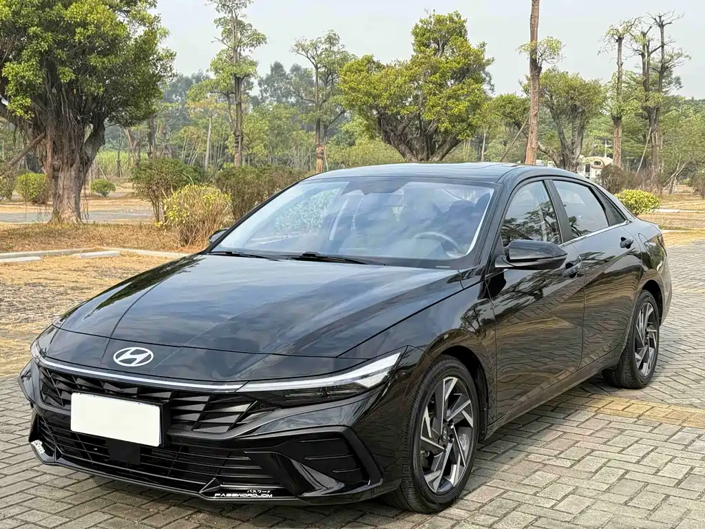 Hyundai Elantra 2023