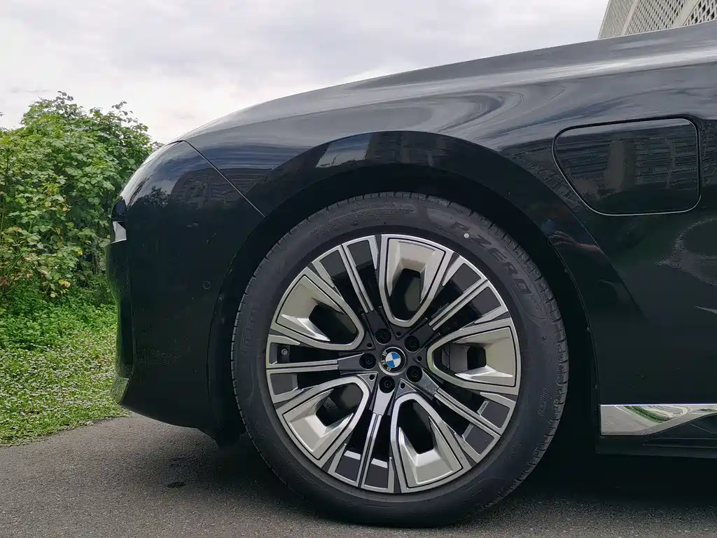 BMW i7 2023 eDrive50L Lead Luxury