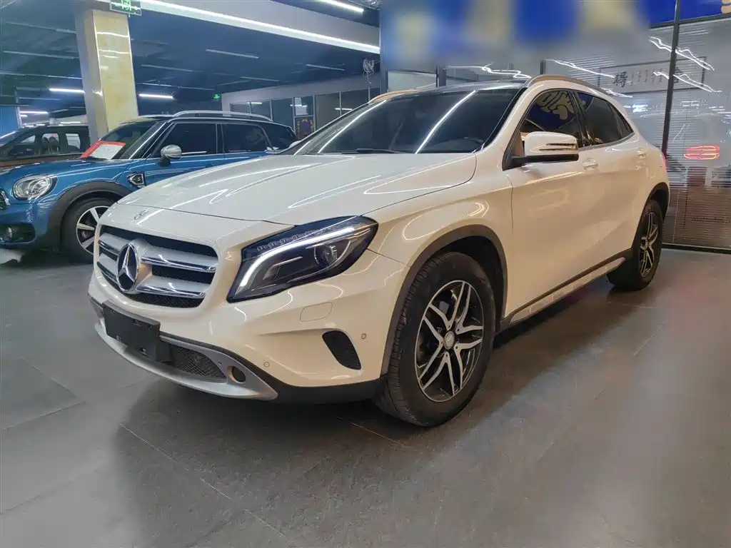 Mercedes-Benz GLA 2015