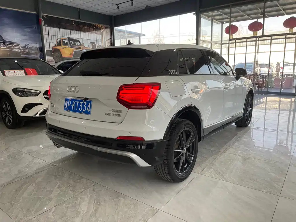 AUDI Q2L