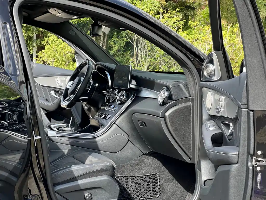 MERCEDES-BENZ GLC COUPE AMG