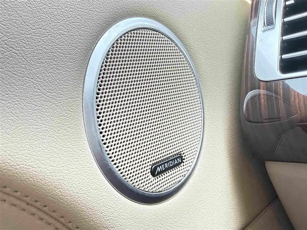 Land Rover Range Rover — миниатюра 13