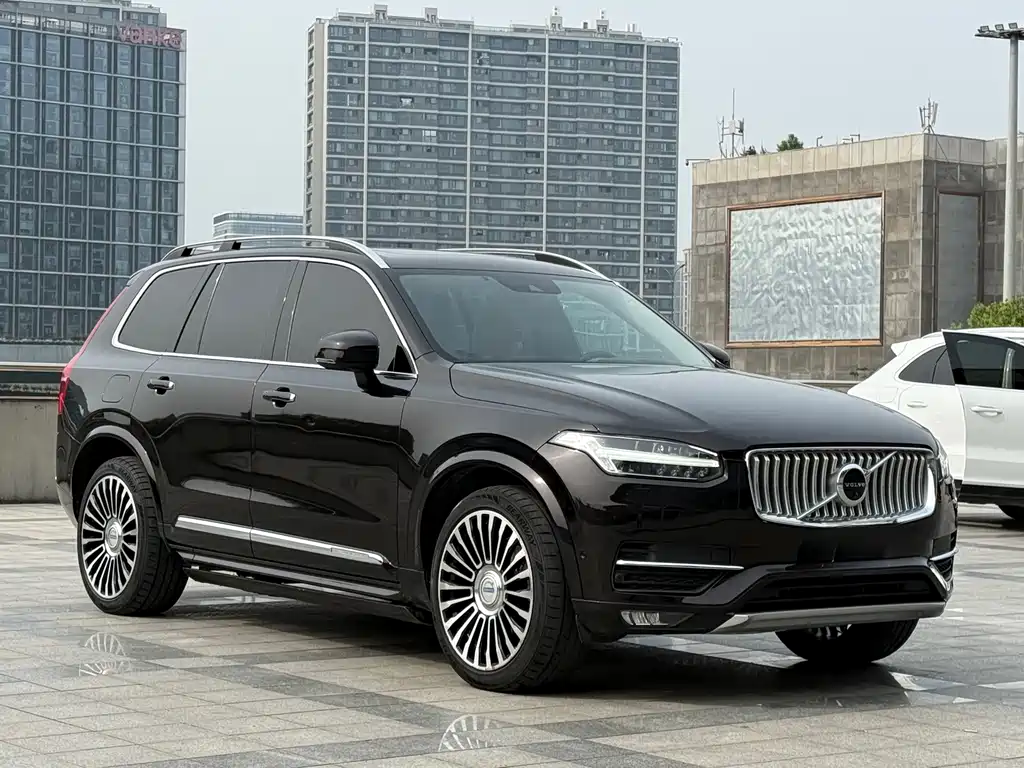 Volvo XC90 2015 T6 7 мест
