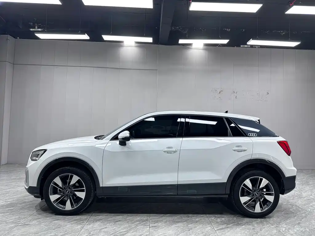 Audi Q2L — миниатюра 9
