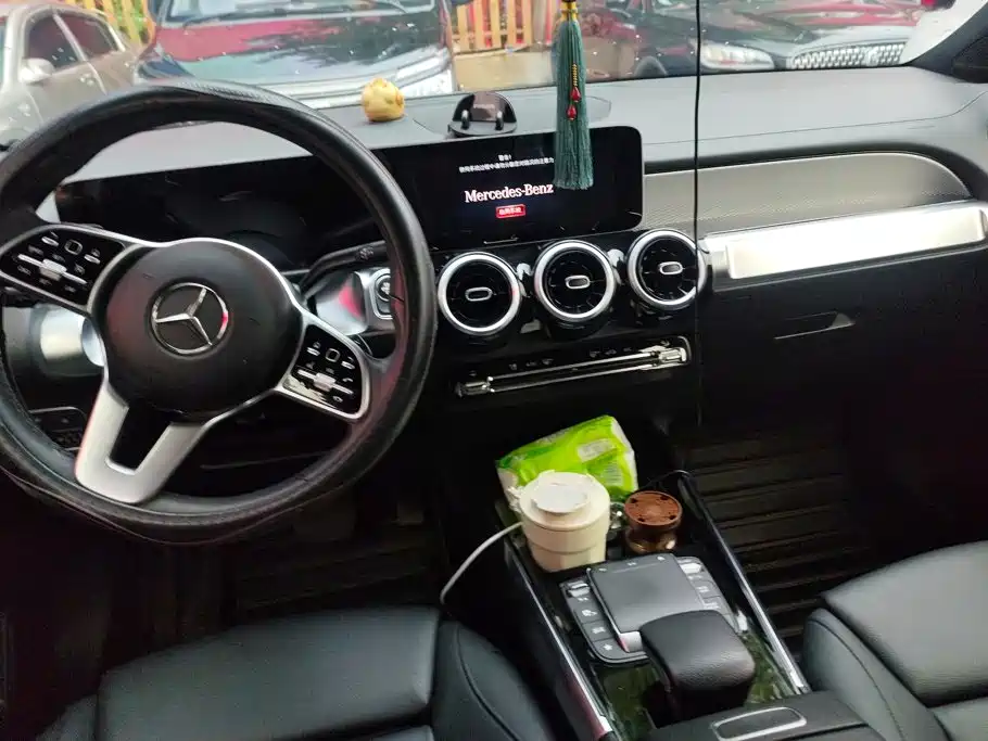 Mercedes-Benz GLB — миниатюра 12