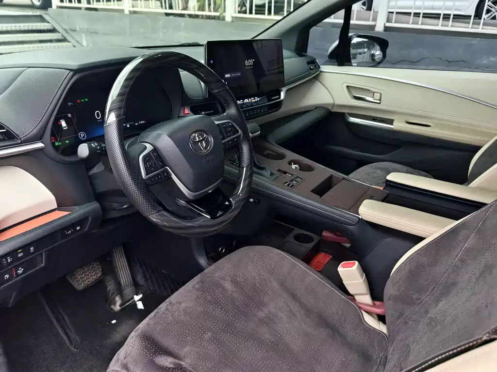 Toyota Sienna — миниатюра 7