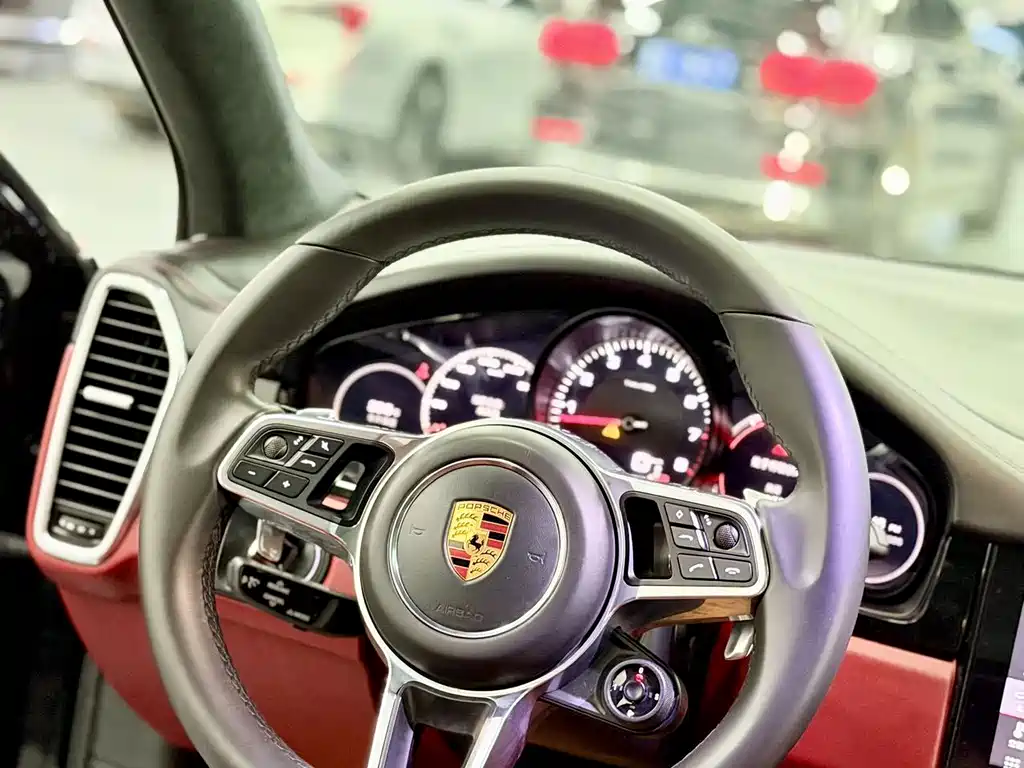 Porsche Cayenne — миниатюра 4