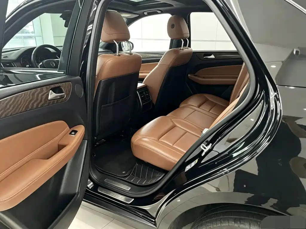 Mercedes-Benz GLE (Import) — миниатюра 6