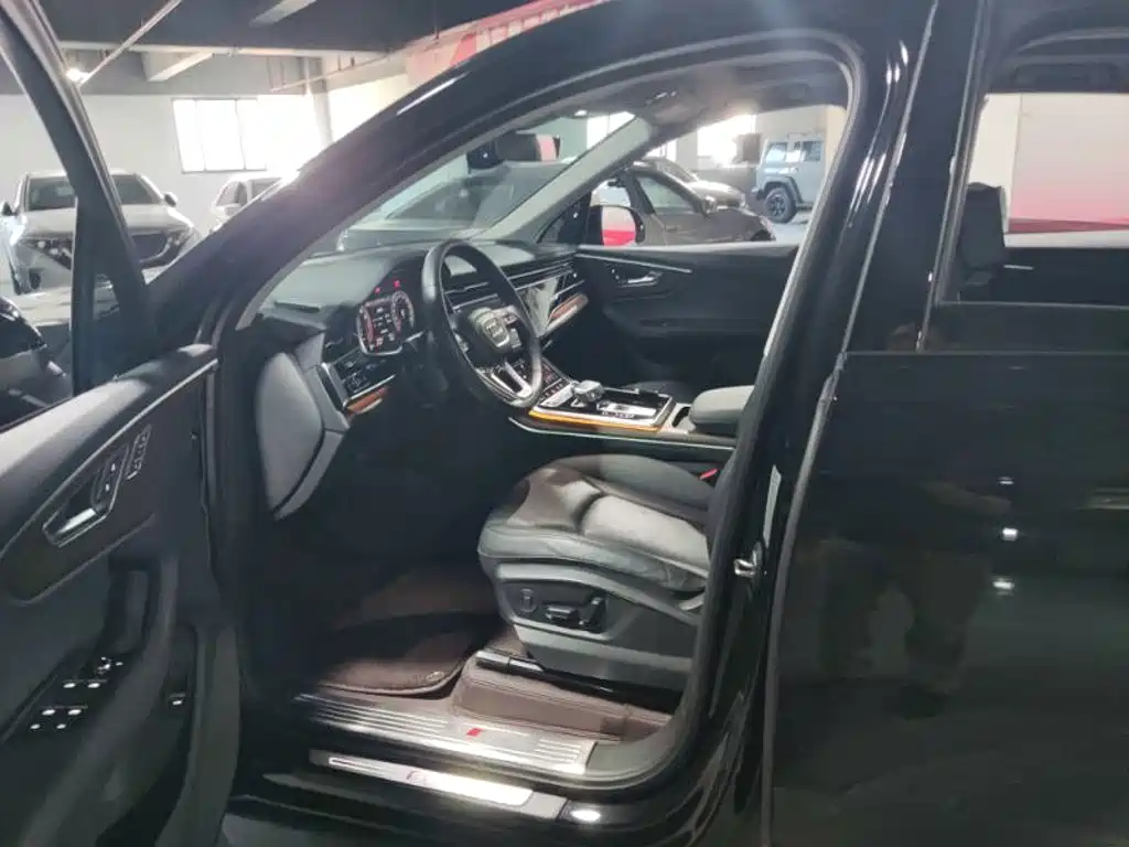 Audi Q7 — миниатюра 6