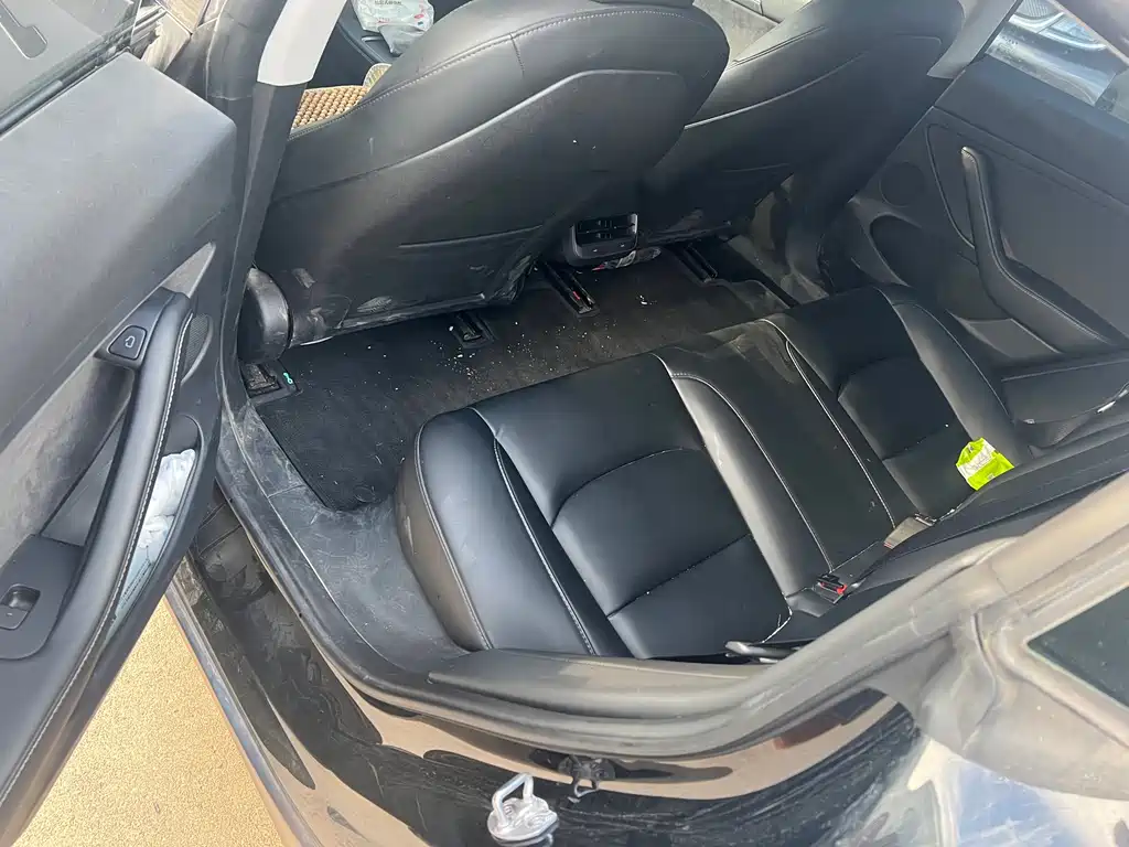 Tesla Model 3 — миниатюра 5