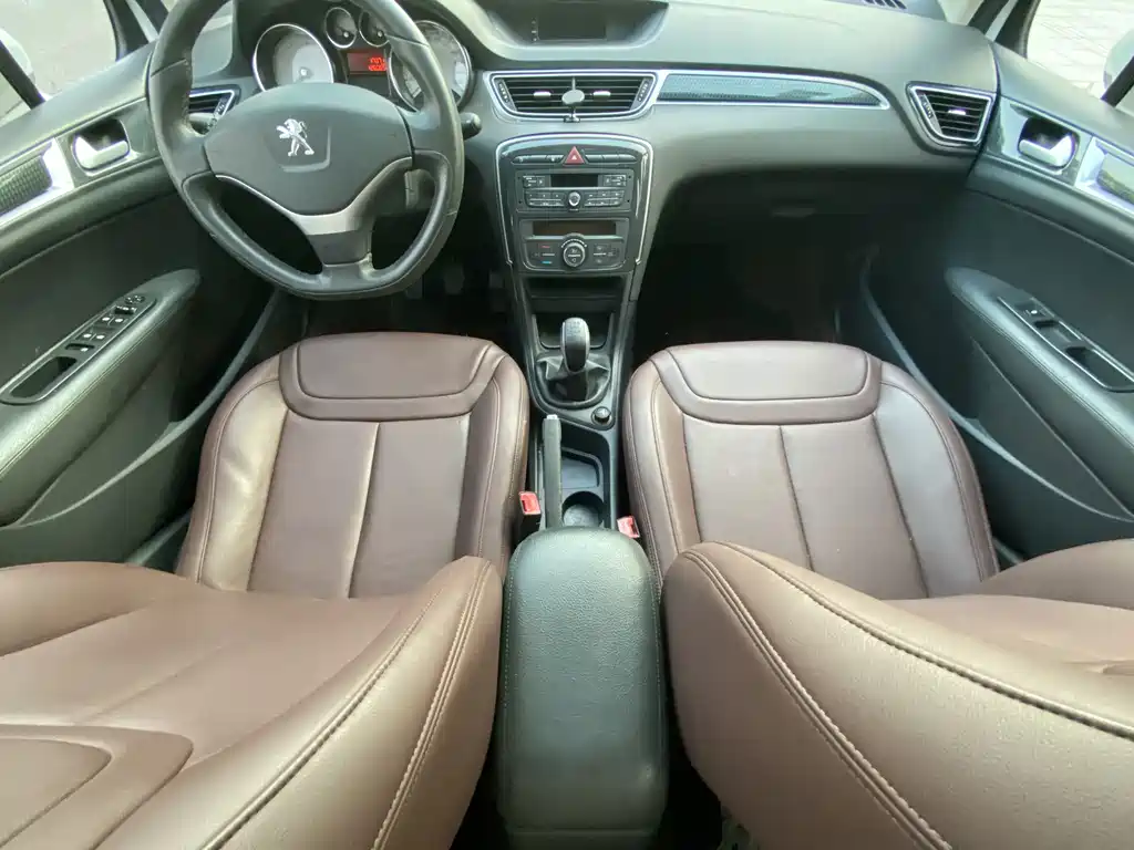 Peugeot 308 — миниатюра 10
