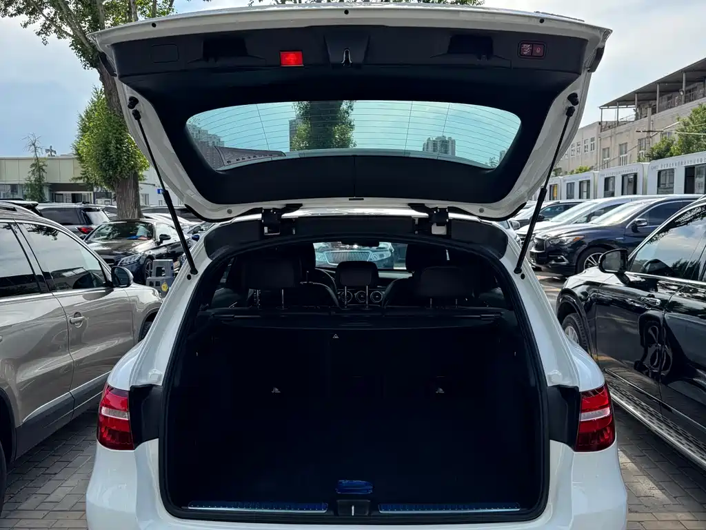 Mercedes-Benz GLC 2019 GLC 260 4MATIC Luxury