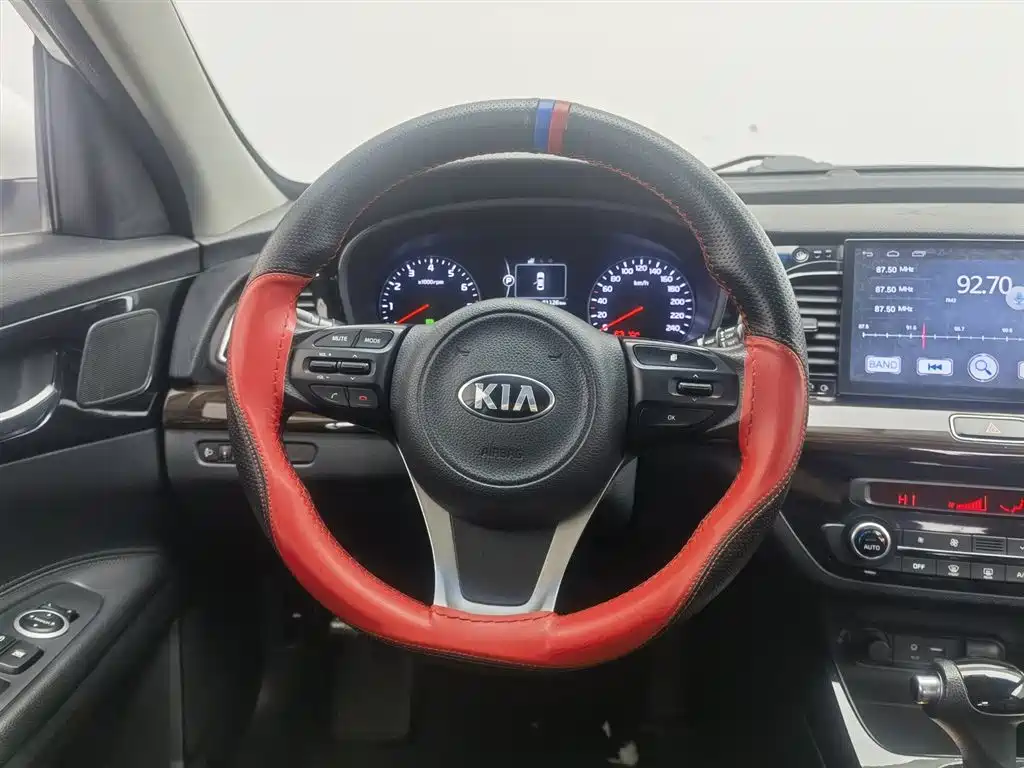 KIA K4