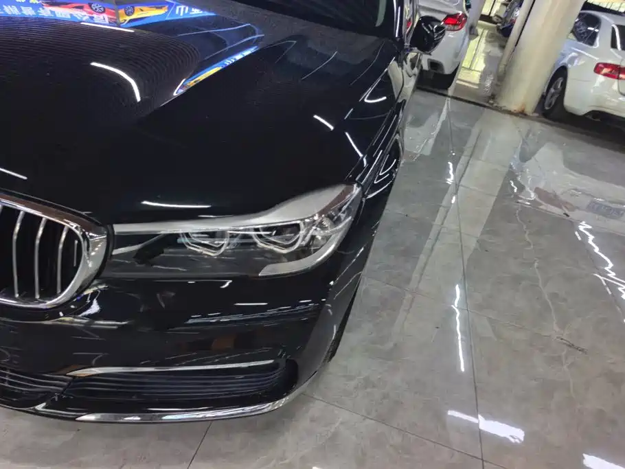BMW 7 Series — миниатюра 5