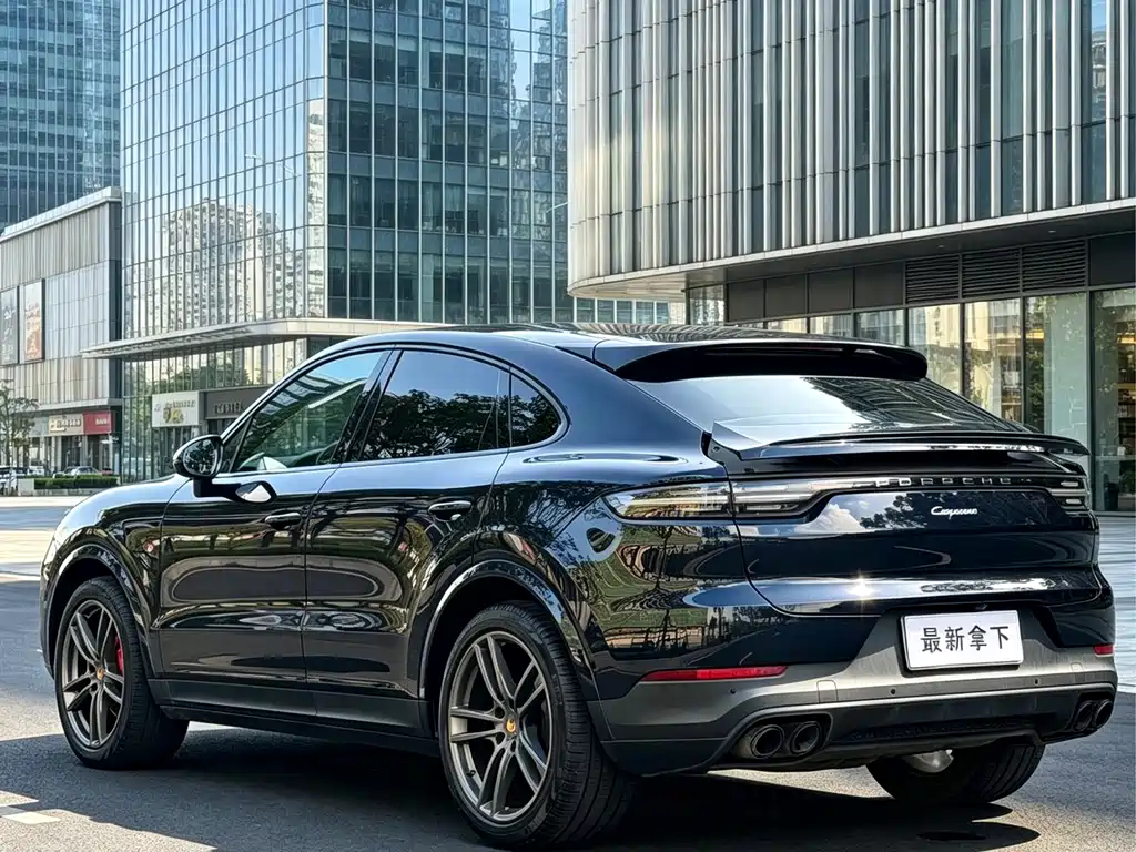 Porsche Cayenne — миниатюра 7