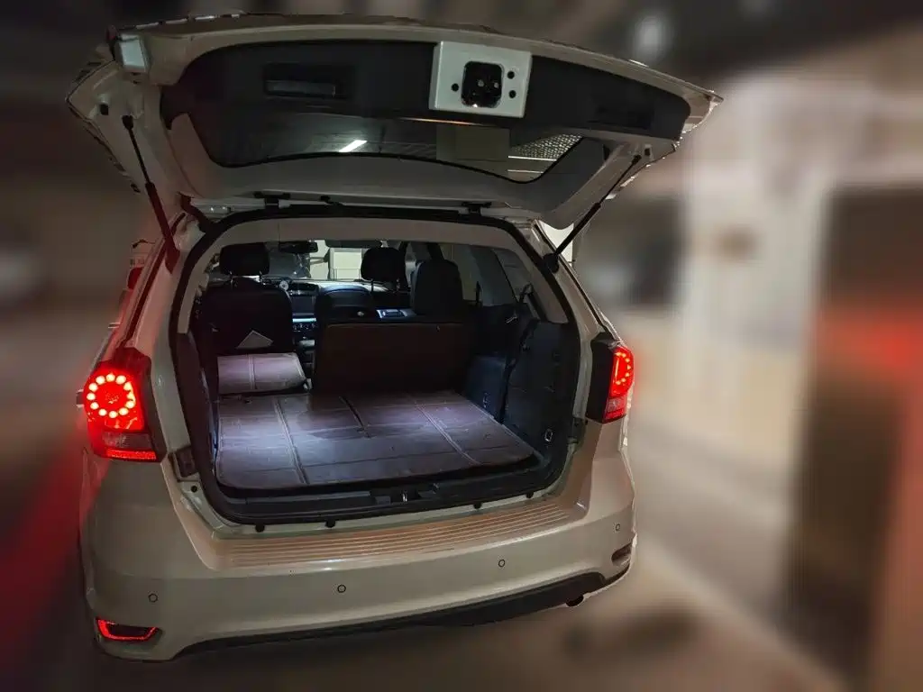 Dodge Journey — миниатюра 10
