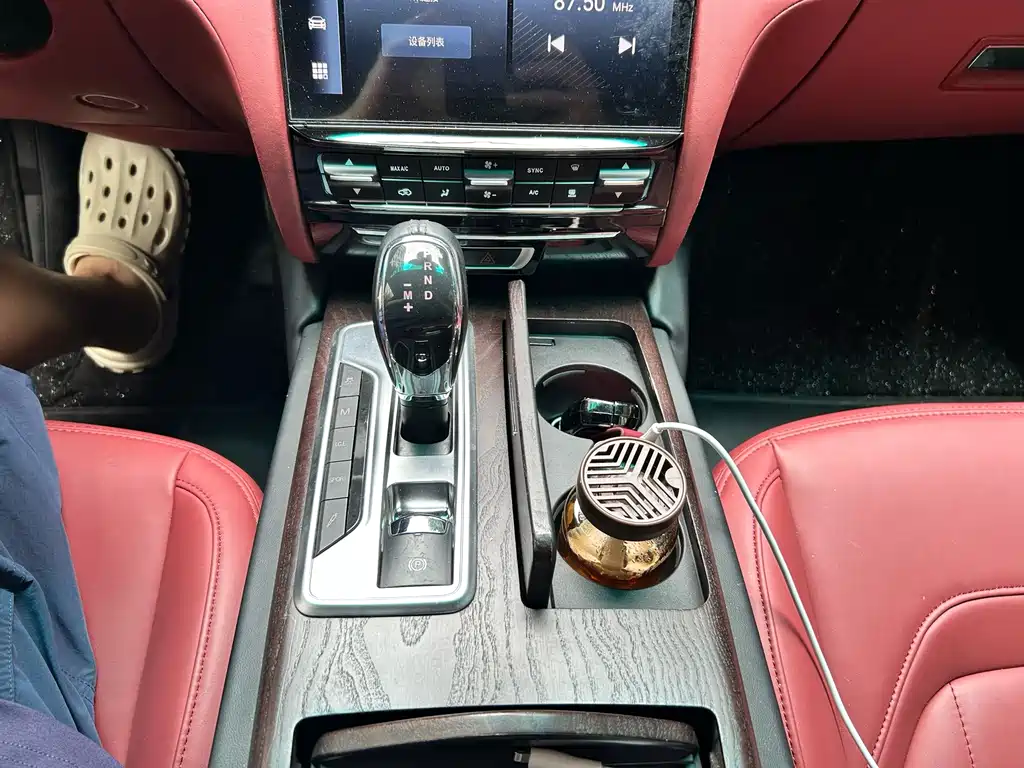 Maserati Quattroporte — миниатюра 13