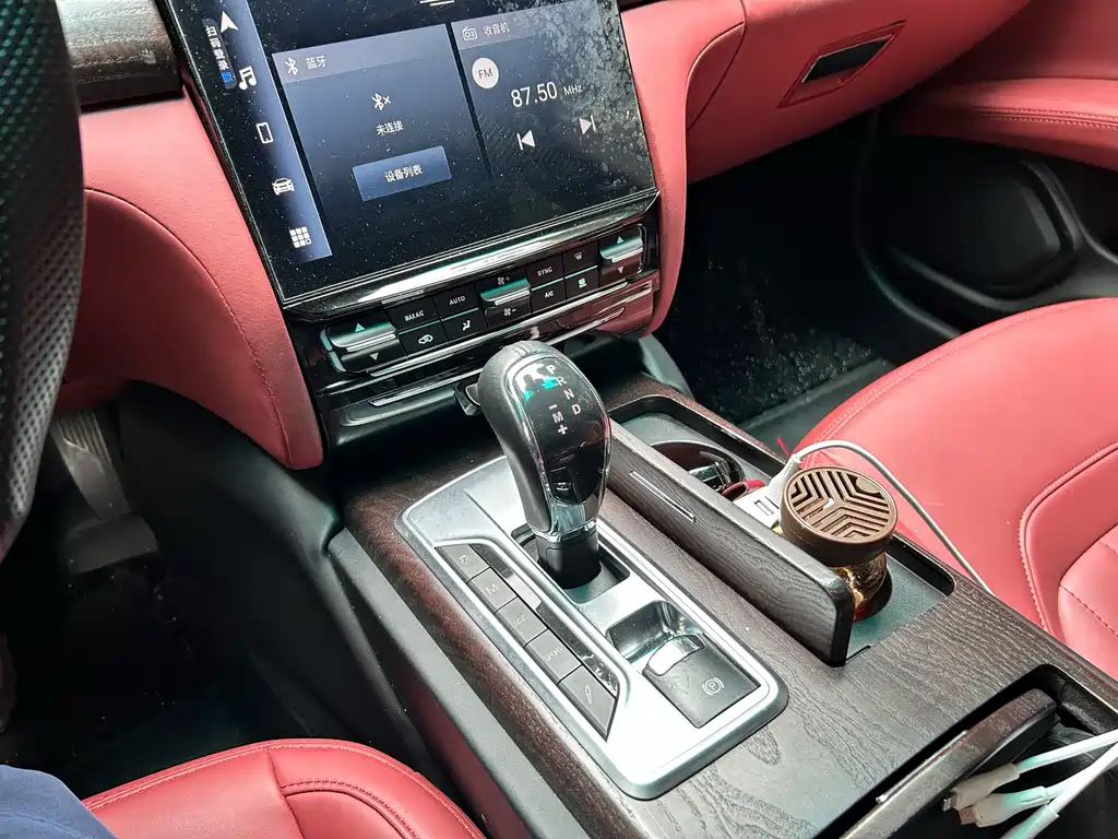 Maserati Quattroporte — миниатюра 14