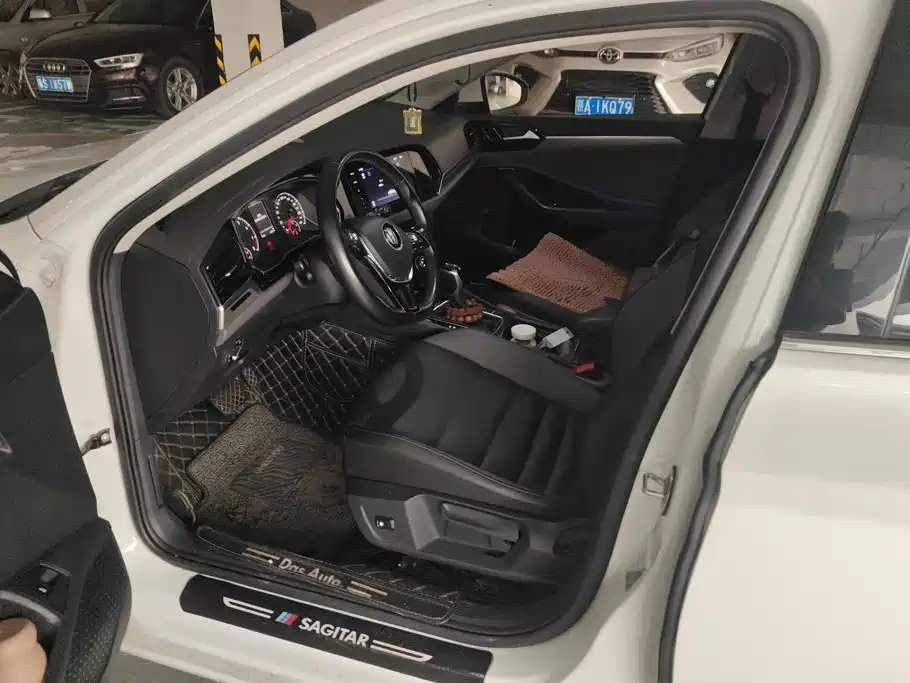 Volkswagen Sagitar — миниатюра 9
