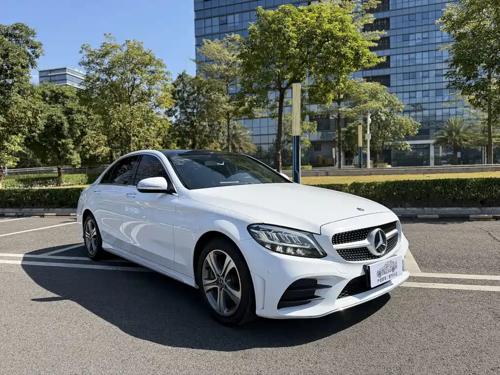 Mercedes-Benz C-Class — миниатюра 3