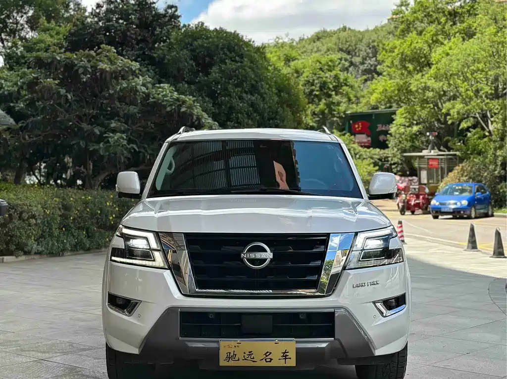 Nissan Patrol ARMADA 5.6L Armada Platinum Edition, фото 2