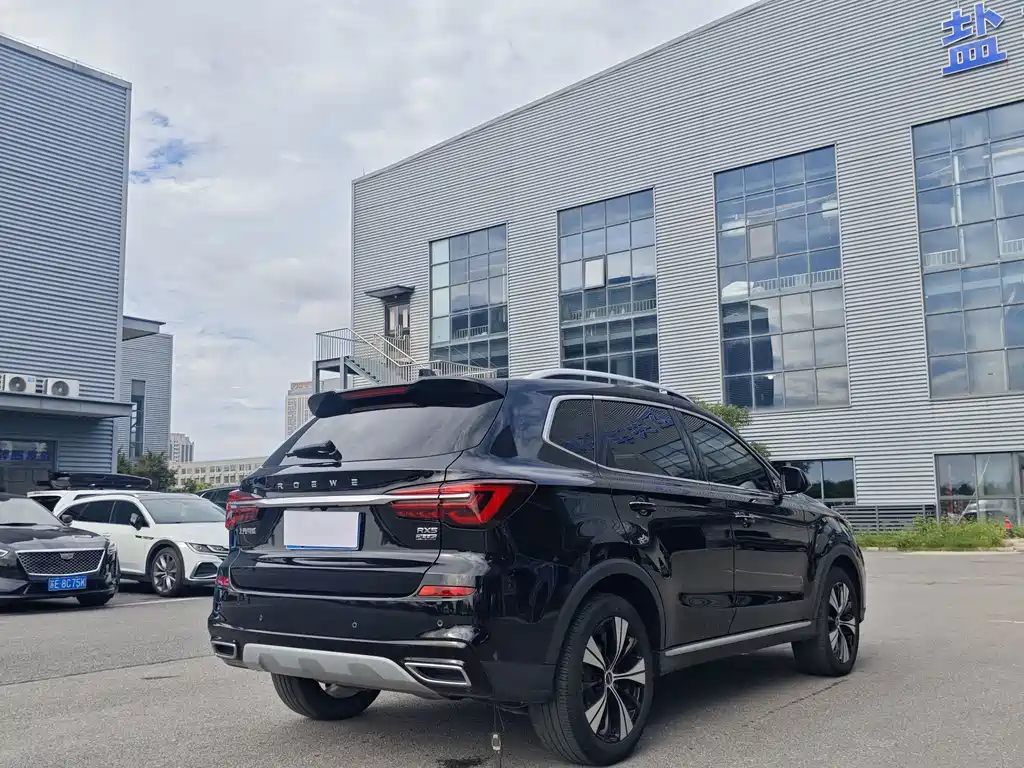 Roewe RX5 — миниатюра 12