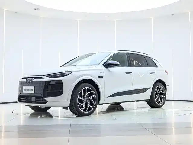 AUDI Q6L E TRON 2025