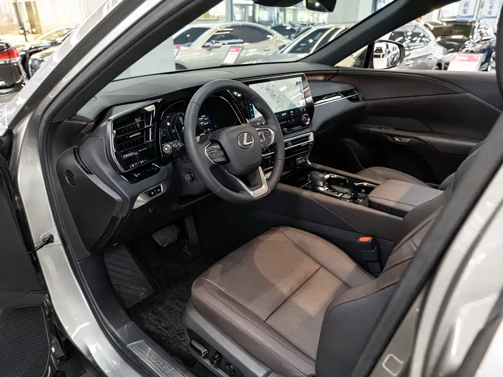 Lexus RX — миниатюра 9
