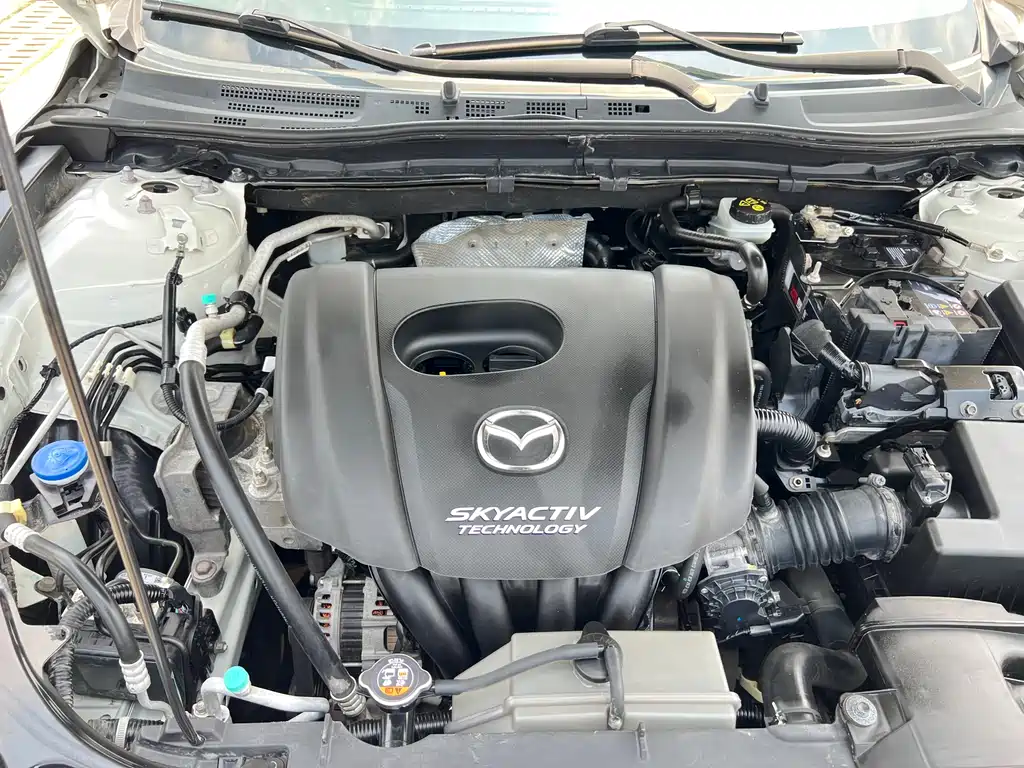 Mazda 3 Axela Sedan 1.5L Auto Luxury Type, фото 25