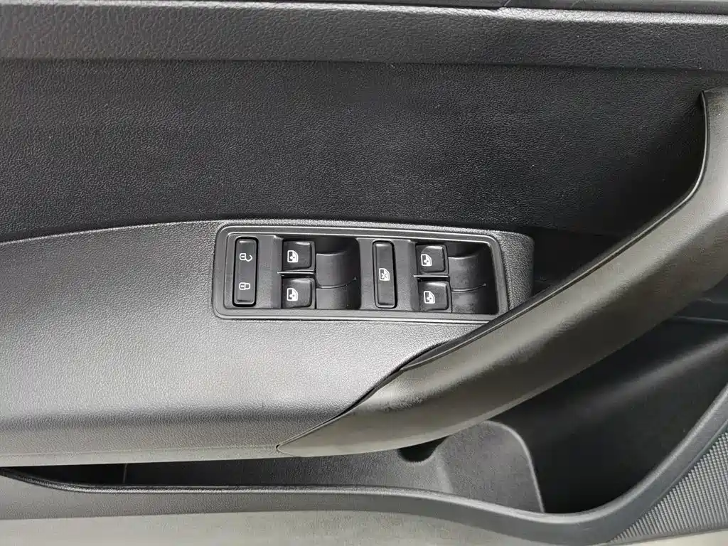 Volkswagen Santana — миниатюра 9