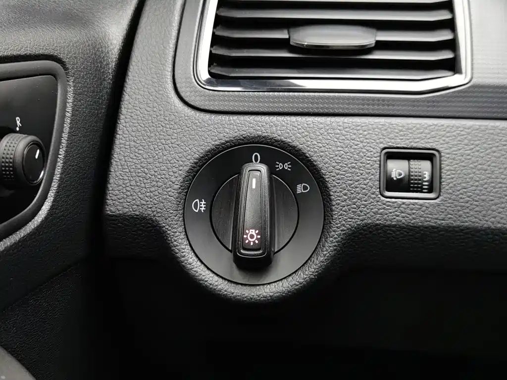 Volkswagen Santana — миниатюра 21