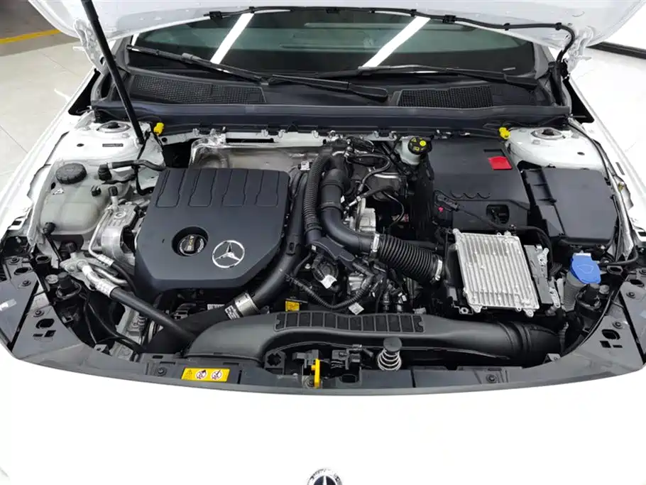 Mercedes-Benz A-Class A 2024 A 200 L Fashion