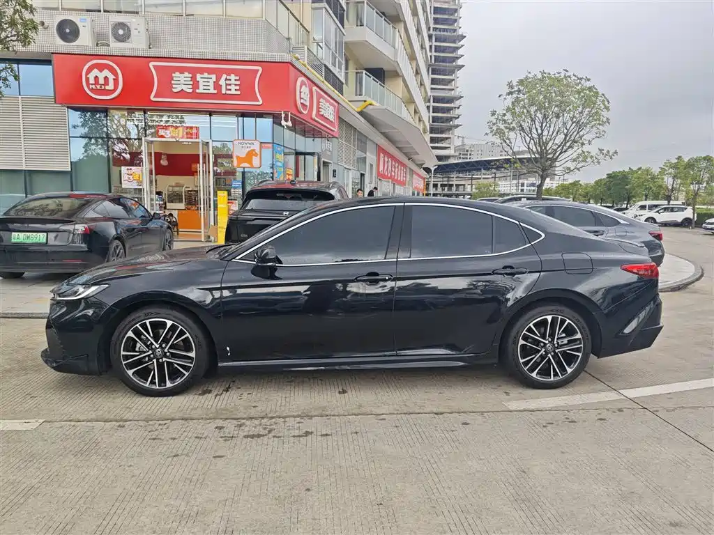 Toyota Camry 2026 2.0HSE Sport Lite