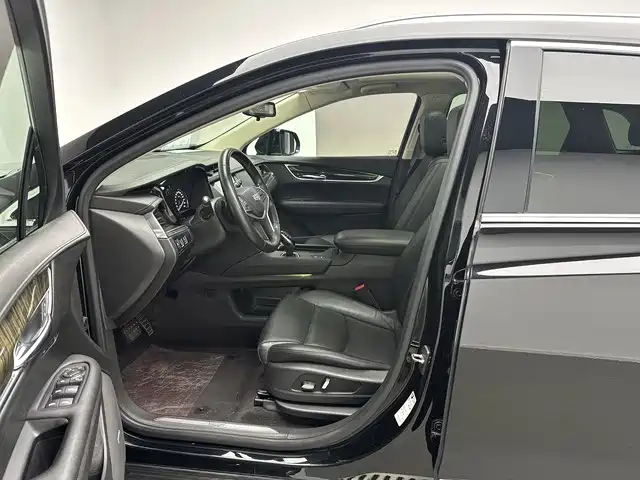 Cadillac XT5 — миниатюра 8
